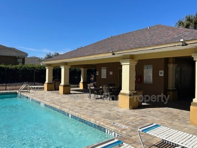 Foto del edificio - 1664 Pine Bay Dr