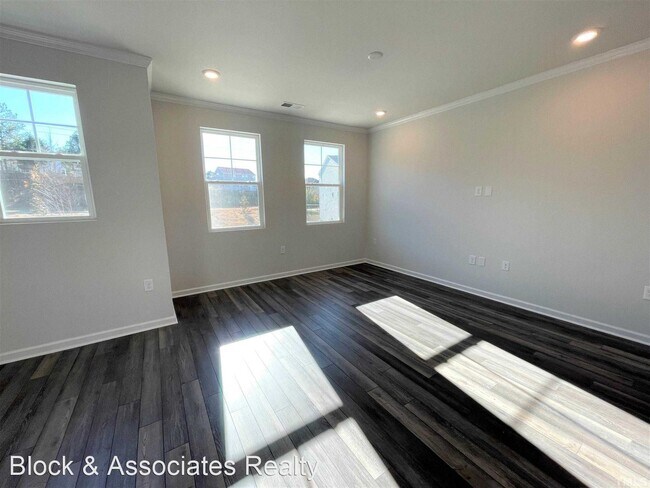 Building Photo - 3 br, 3.5 bath House - 1030 Shoreside Dr