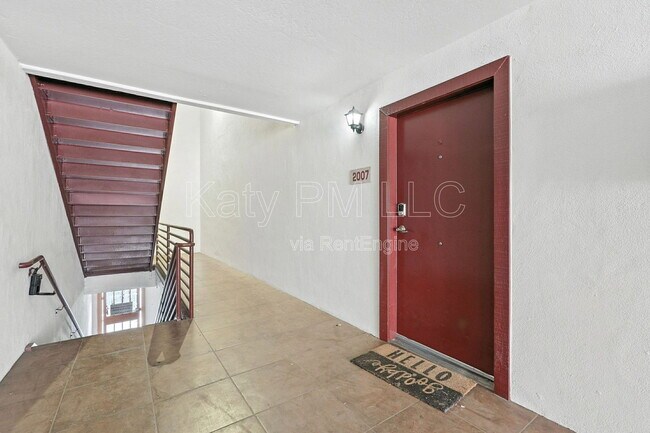 Foto del edificio - 1005 E 8th St