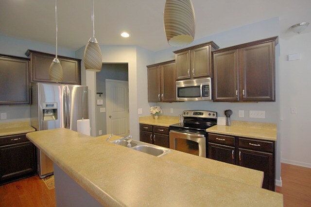 Building Photo - Gorgeous 3 Bedroom townhome in Brier Village near RTP!
