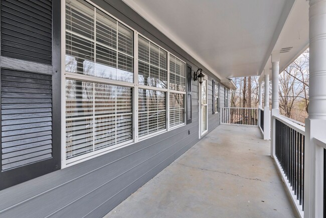 Building Photo - Clinton 37716 - 3 bedroom, 2 bath  home - ...