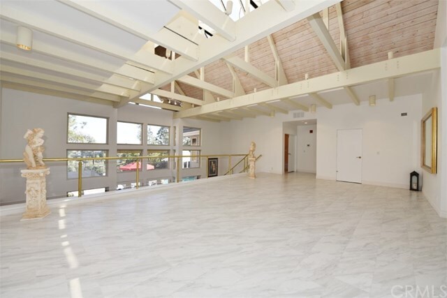 Building Photo - 11242 Skyline Dr