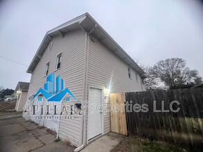 Building Photo - 403 Kenwood St