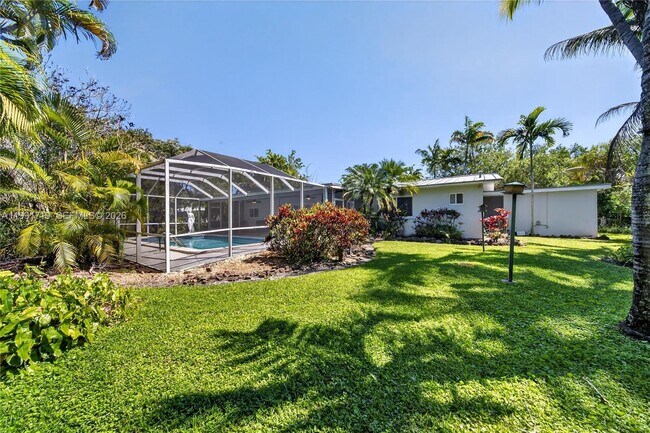 Foto del edificio - 10142 SW 79th Ave