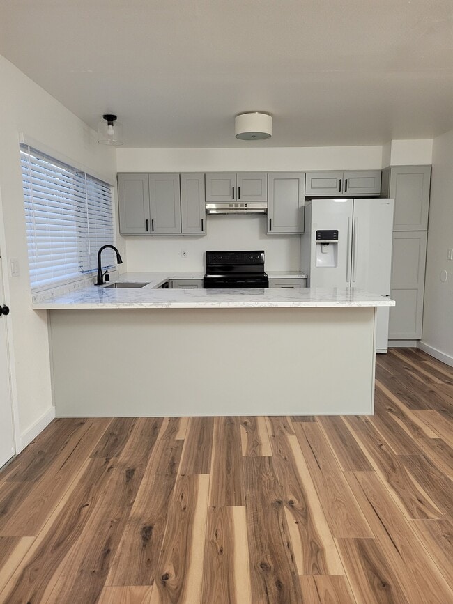 Building Photo - 4655 Bolero Dr