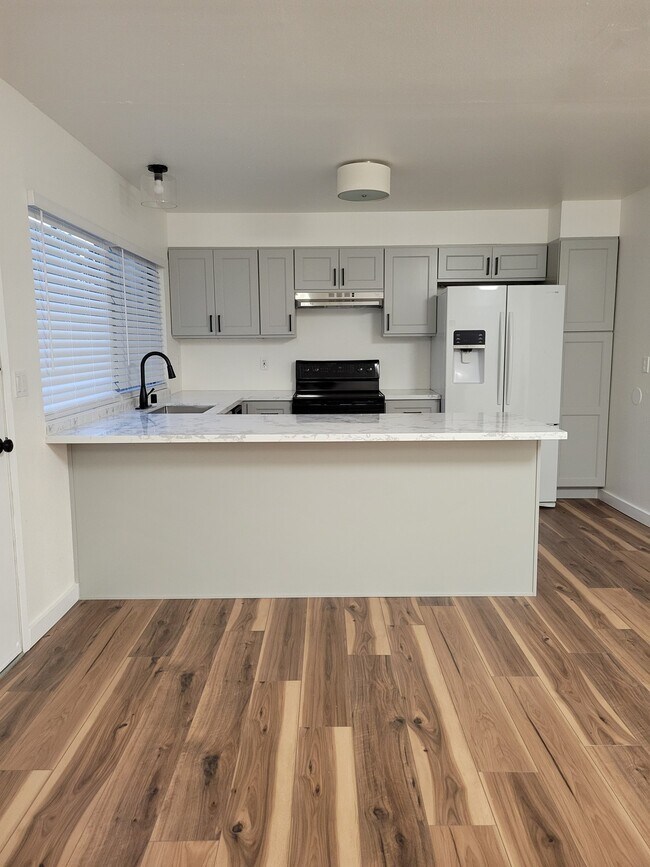 Foto del edificio - 4655 Bolero Dr