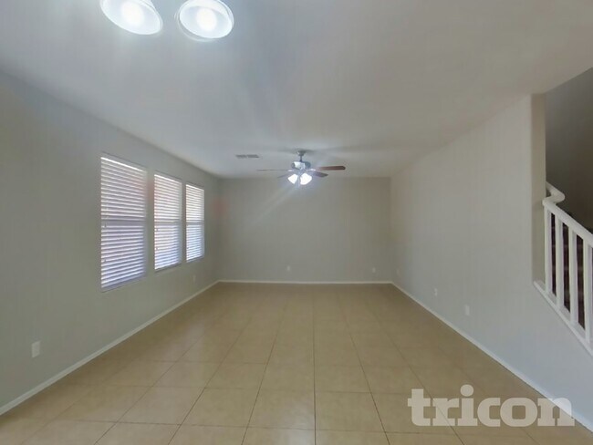 Foto del edificio - 938 E Kelsi Ave