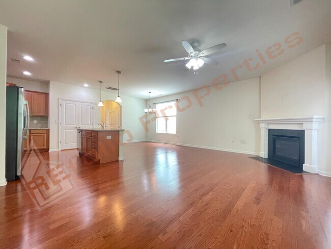 Foto del edificio - Great Location! 2 Story 3 Bedroom 1 Car-Ga...