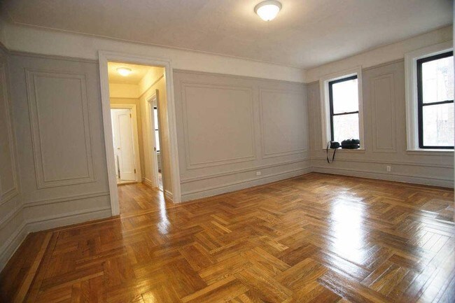 Building Photo - 2602 Creston Ave