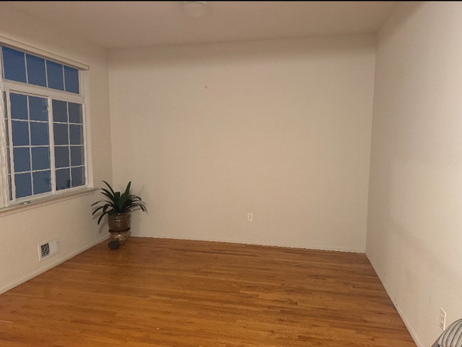 Building Photo - 108 Anthony St