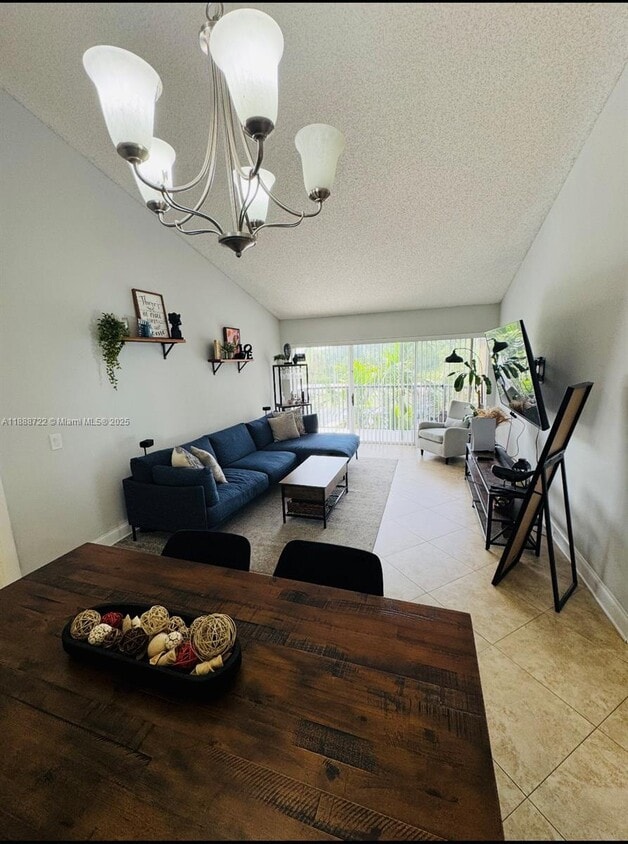 Foto principal - 8821 Wiles Rd
