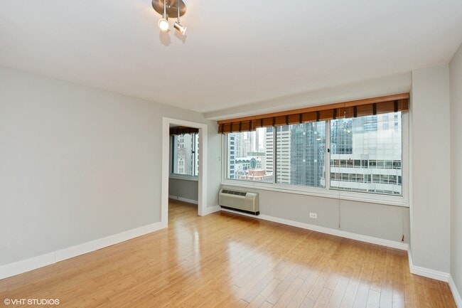 Foto del edificio - 211 E Ohio St