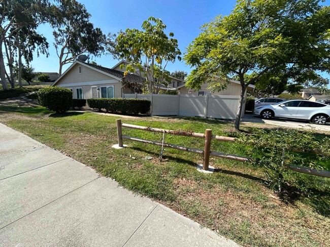 Building Photo - 357 Winsome Pl