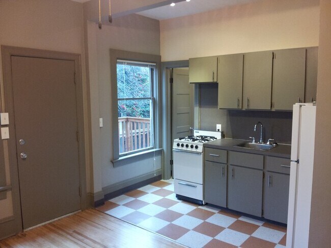 Cocina - 2222 NW Irving St