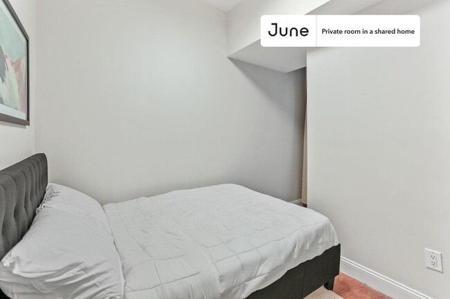 Foto del edificio - Room in Shared 4 bed/1 bath home