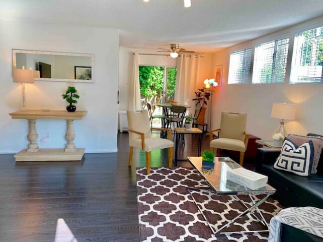 Dining area off kitchen - 1152 N Ogden Dr