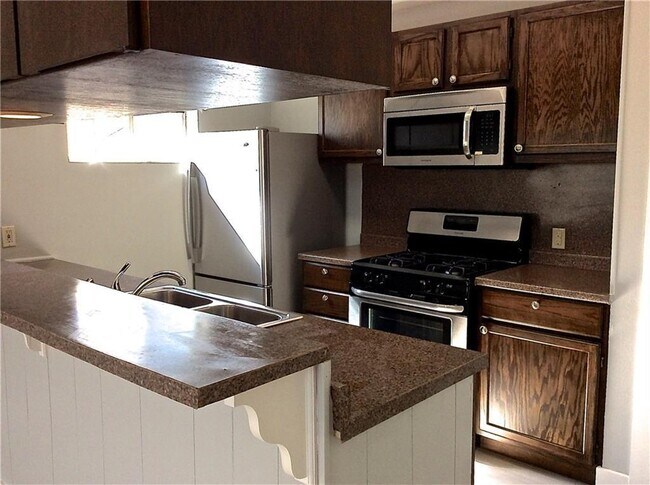 Building Photo - 2807 Lovell Dr