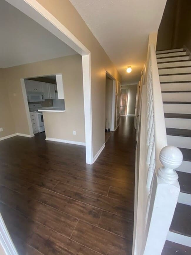 Building Photo - 6227 Crest Green Rd