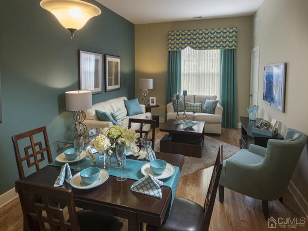 Building Photo - 101 Roosevelt Ave