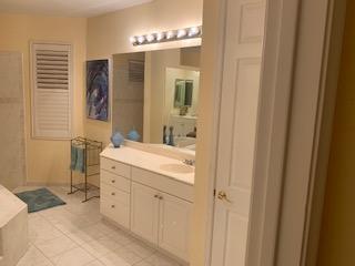 Building Photo - 4564 SW La Paloma Dr
