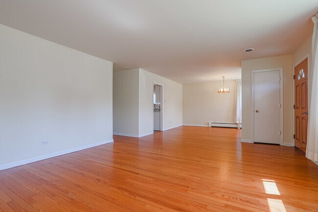 Building Photo - 1147 Prairie Lawn Rd