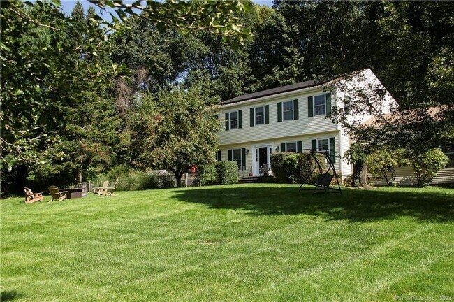 Foto del edificio - 23 Maplewood Dr