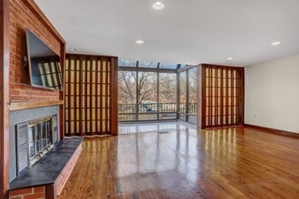 Building Photo - 2 Coldwater Ct