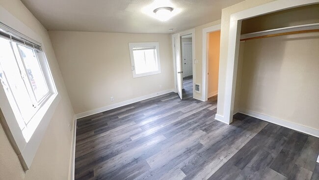 Building Photo - Cozy Remodeled 3-bedroom 2 bath Home - Close to State Capitol - On BUS LINE