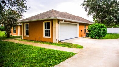 Building Photo - 11649 Audubond Ln