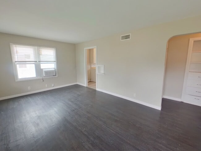 Building Photo - 1842 N Minneapolis Ave