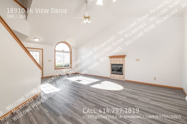 Building Photo - Welcome to this Gorgeous Brookfield 3 Bedr...
