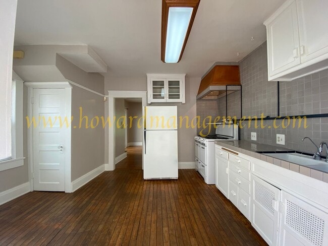 Building Photo - 00133CL