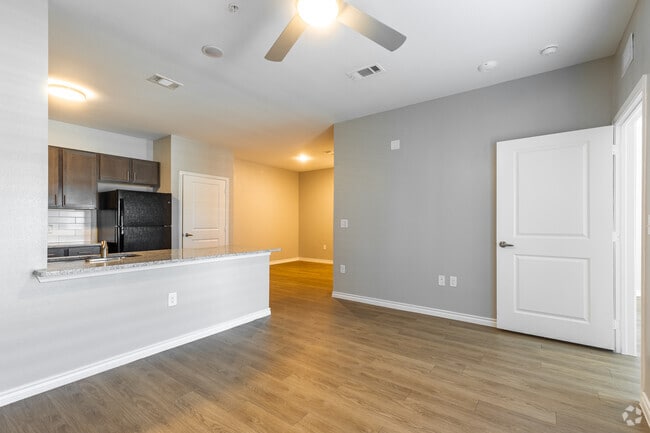 2BR, 2BA - 1,097SF - Living Room - Ridge At Lancaster