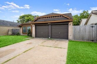 Building Photo - 12007 Mountain Ridge Rd