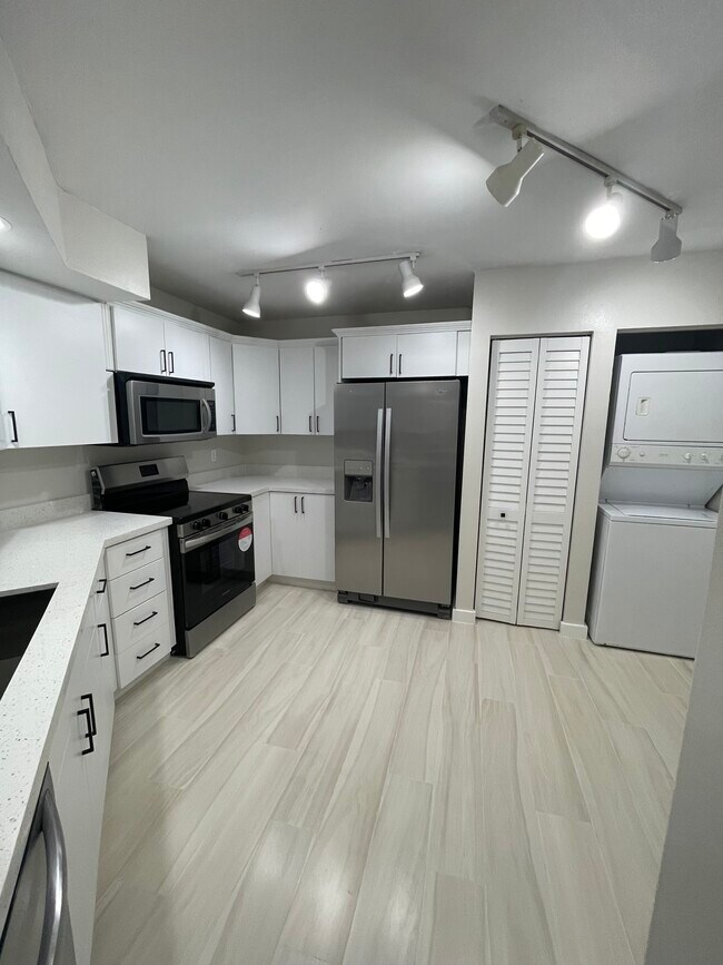 Kitchen and laundry - 1031 Adams Ave