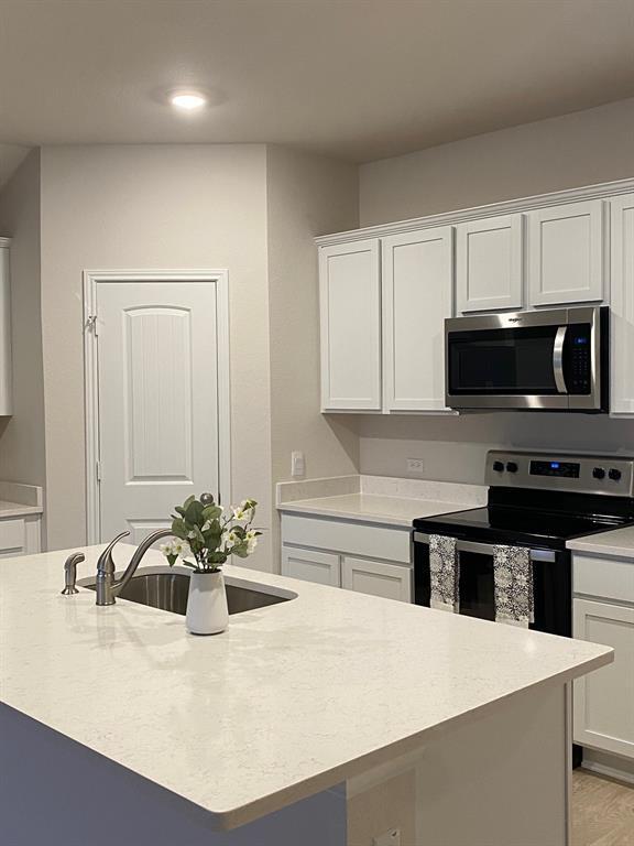 Building Photo - 324 Heatherwood Ter