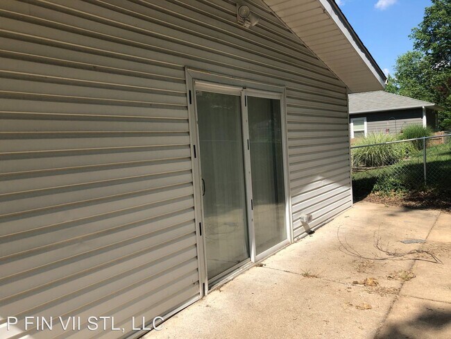 Building Photo - 3 br, 2.5 bath House - 1430 Moran