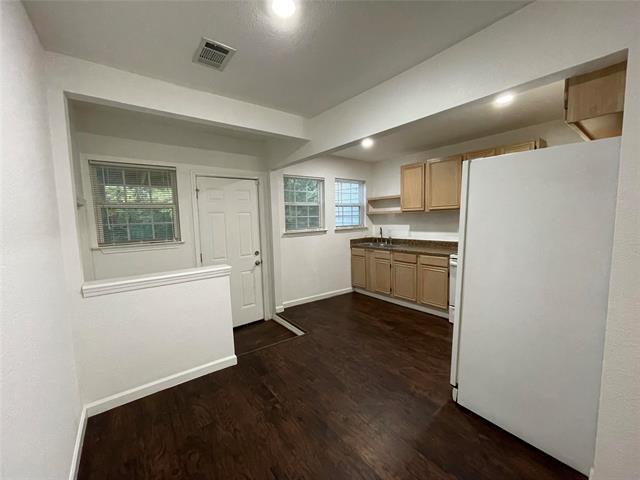 Building Photo - 2509 Cravens Rd