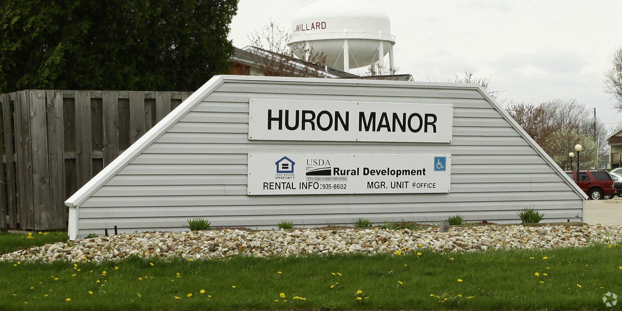 Foto del edificio - Huron Manor Apartments