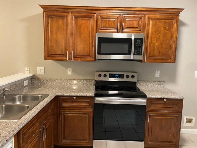 Building Photo - 3122 S Cherry Ln