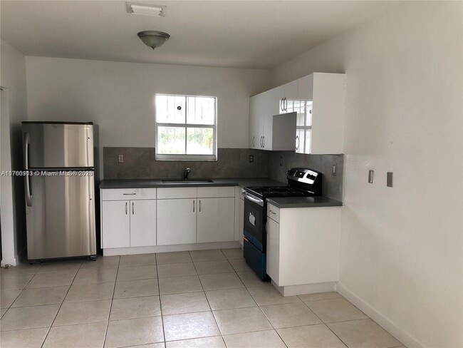 Foto del edificio - 287 NW 39th St