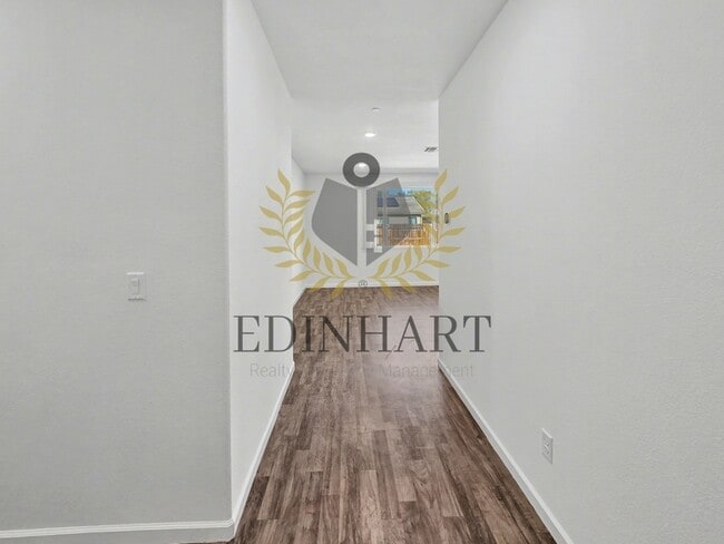 Building Photo - 7198 E Normal Ave