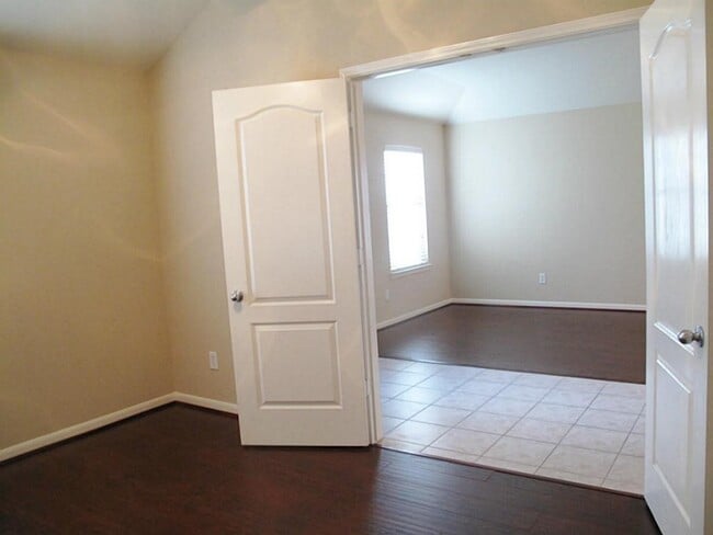 Building Photo - 2311 Enchanted Park Ln