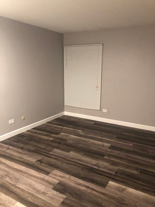 Foto del edificio - 5512 E Lake Dr