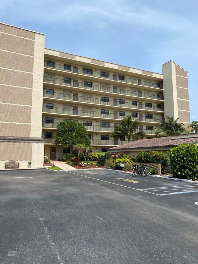 Foto del edificio - 10310 S Ocean Dr