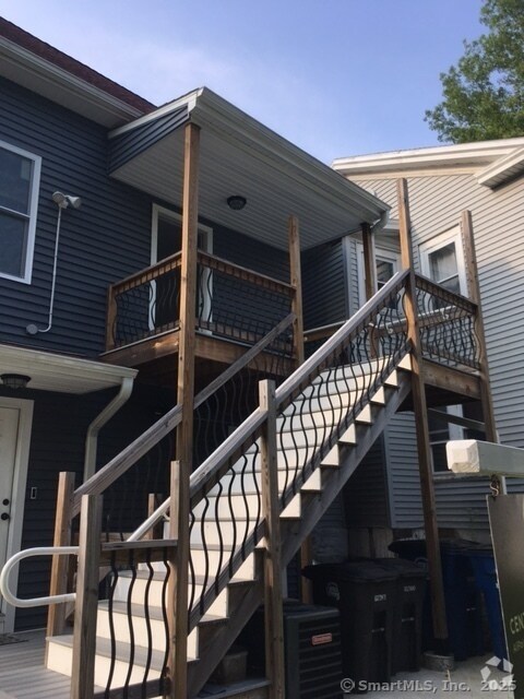 Building Photo - 93 Winchester Ave