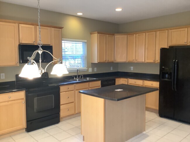 Foto del edificio - 18690 Round Lake Rd