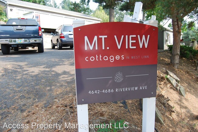 Building Photo - 4682 Riverview Ave