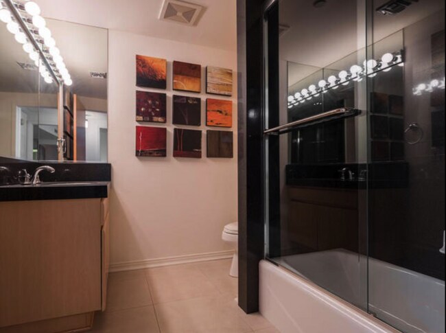 Ducha - 171 N Church Ln