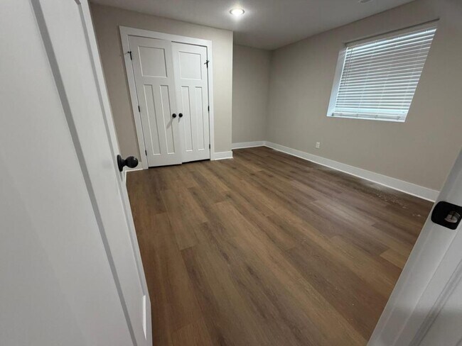 Building Photo - 9418 E Chris St